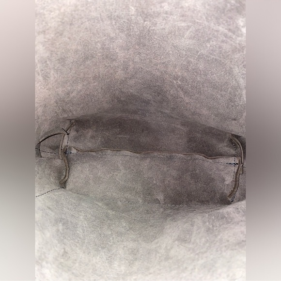 Portland Leather Gray Crossbody Bag - Picture 8 of 9